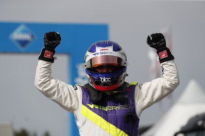 Misano W Series: Chadwick resists Visser to extend points lead