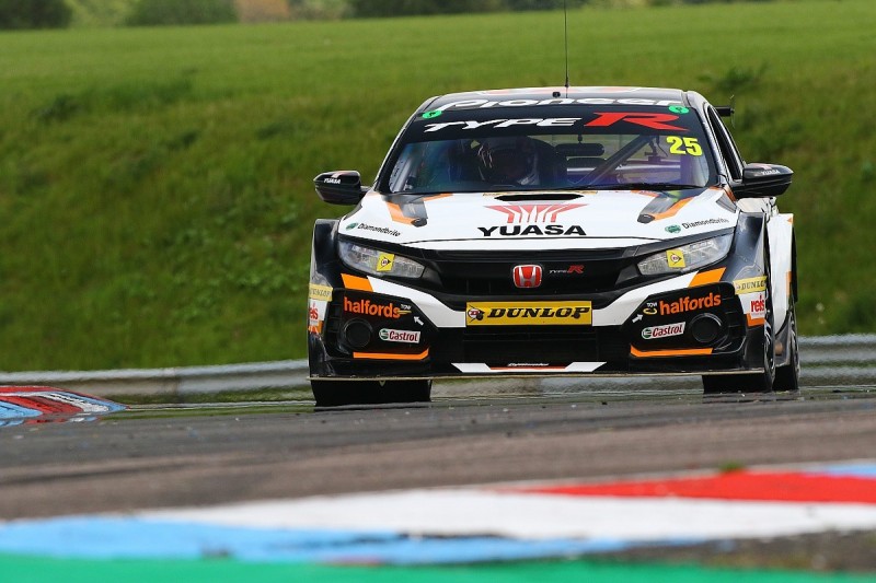 Neal: Dynamics' FK8 Honda BTCC car has "narrow operating window"