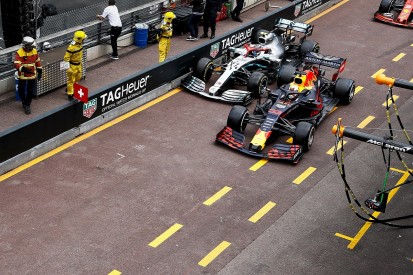 Mercedes reveals F1 pitstop error led to Bottas/Verstappen clash