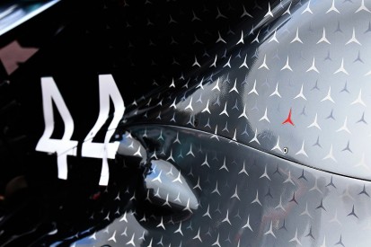 Mercedes will keep Niki Lauda tribute star on its F1 car "forever"