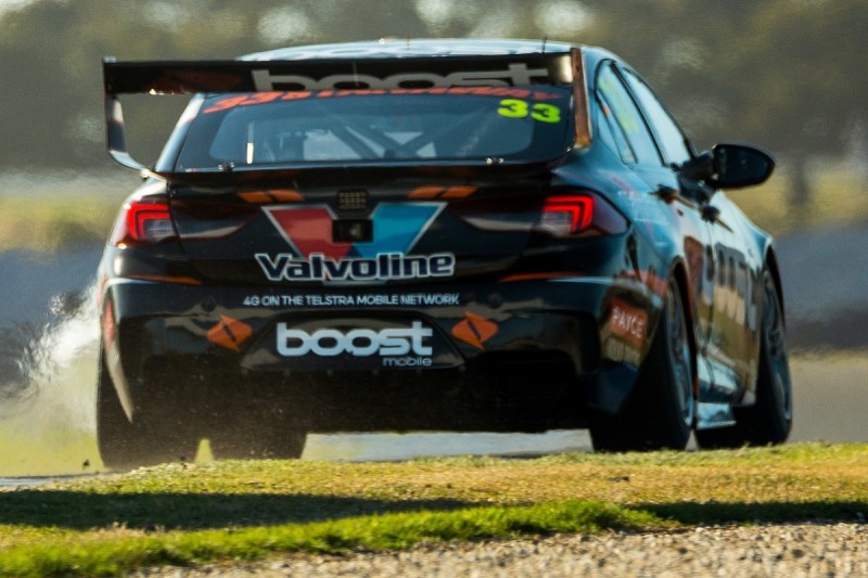 Neck injury from Spa 2012 crash sidelines Stanaway from Winton