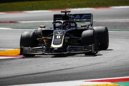 Pirelli doesn't understand F1 teams' narrower tyre window complaints