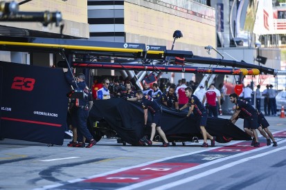 Albon blames gust of wind for Sochi Formula 1 qualifying crash