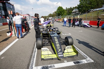 Zolder W Series winner Visser detached steering wheel before start