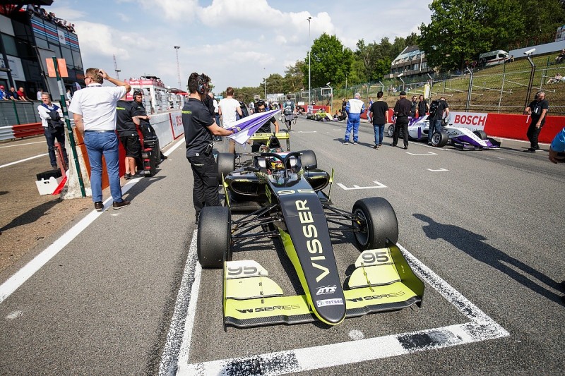 Zolder W Series winner Visser detached steering wheel before start