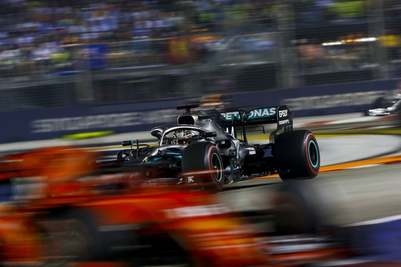 Mercedes should feel "pain" at Singapore GP F1 defeat - Hamilton