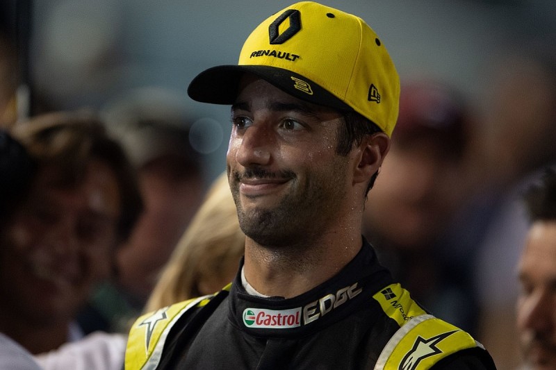 Ricciardo disqualified from Singapore qualifying after MGU-K spike
