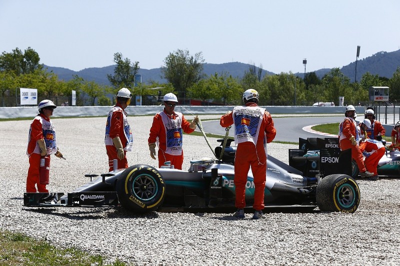No penalties for 'racing incident' Hamilton/Rosberg collision