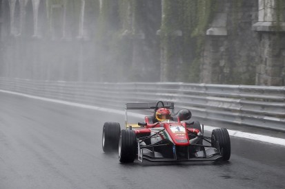 European F3 Pau: Williams F1's Lance Stroll takes pole position