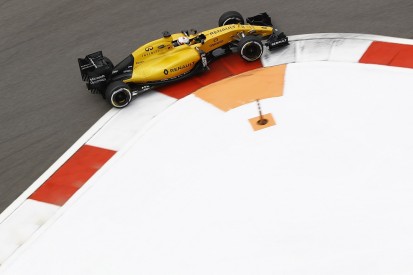 Renault F1 team 'lucky' rule change coming in 2017, Magnussen feels
