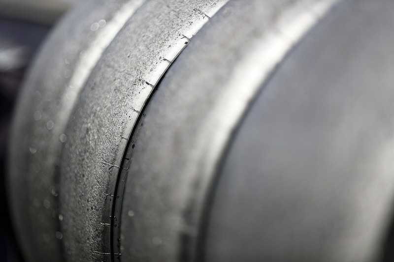 Pirelli announces first tyre choices for 2018 Formula 1 season
