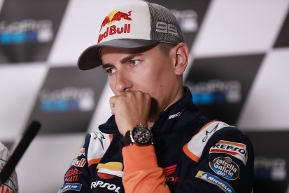 Lorenzo's MotoGP comeback hindered by a "fear" of crashing again