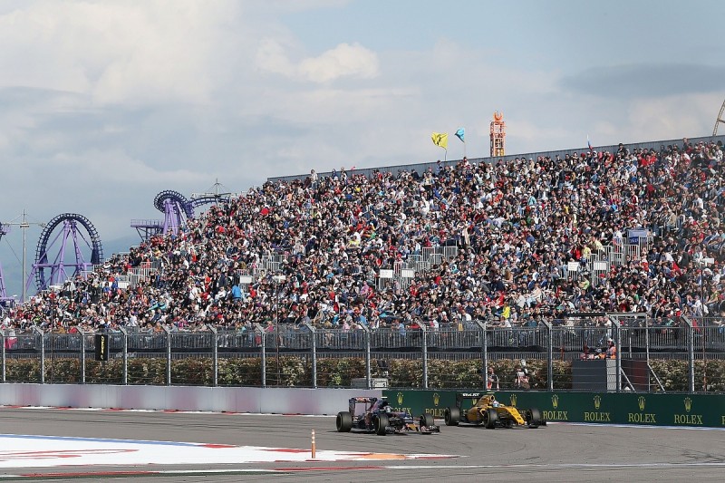 Sainz baffled by Russian Grand Prix penalty for overtake on Palmer