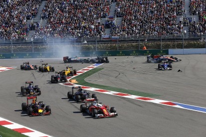 Red Bull boss Horner apologises to Vettel after second Kvyat clash