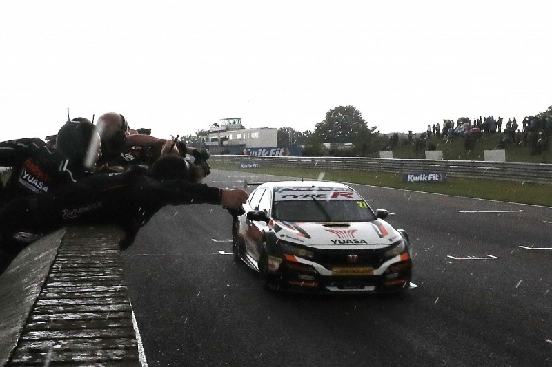 Thruxton BTCC: Cammish takes first Team Dynamics Honda win of 2019