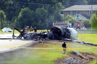 Investigators reveal cause of ex-NASCAR driver Earnhardt's plane crash