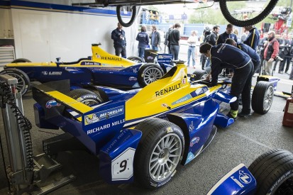 Renault e.dams first team to test season three Formula E technology