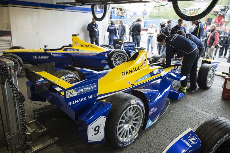 Renault e.dams first team to test season three Formula E technology