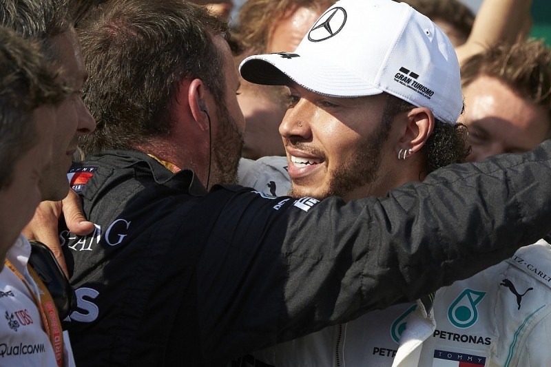 Hamilton plans sleeping-habit change to recover fully from illness
