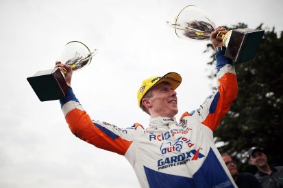 Snetterton BTCC: Butcher makes late pass to secure race three win