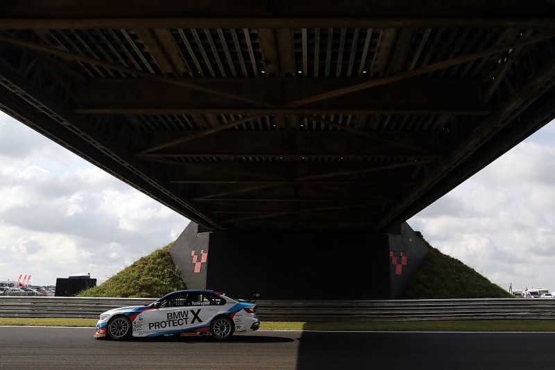 BTCC Snetterton: Turkington extends points lead with race two win