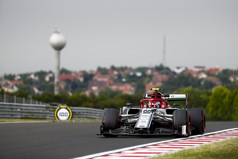 Alfa Romeo gives first look at '19 low-downforce F1 rear wing spec