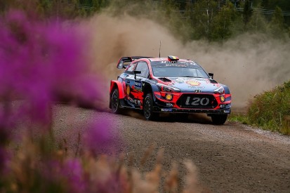 Rally Finland WRC: Neuville in early lead from Toyota's Tanak/Meeke