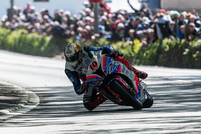 Peter Hickman: Smiths found problem that cost Isle of Man TT win