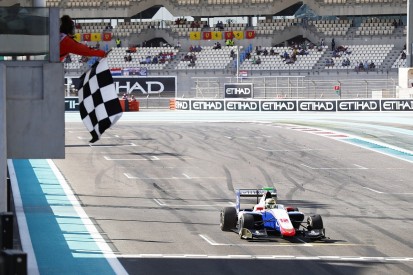 Boccolacci takes maiden GP3 win, Macau GP victor Ticktum third