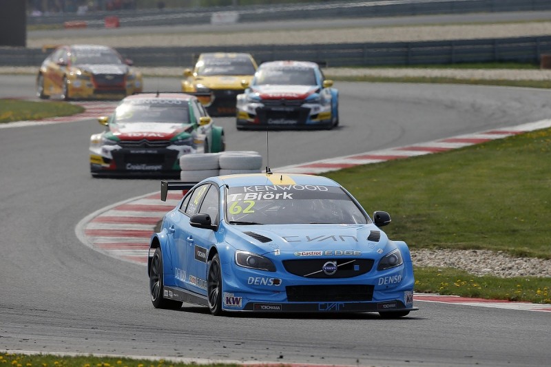 Volvo loses best WTCC result with Bjork excluded from Slovakia Ring