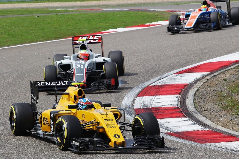 Jolyon Palmer confused after 'worst weekend' of career in China