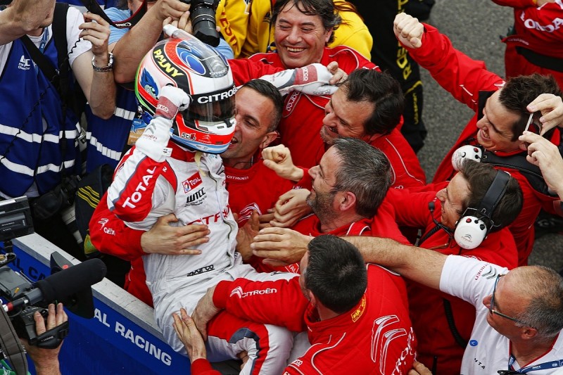 Jose Maria Lopez denies Lada and Honda with last-gasp WTCC victory