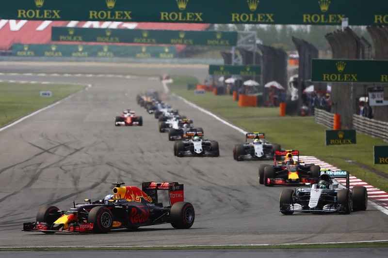 Ricciardo rues 'double whammy heavyweight punch' in Chinese GP