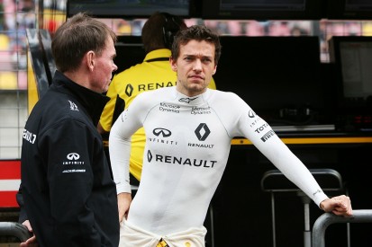 Chinese GP qualifying 'catastrophic' for Renault's Jolyon Palmer