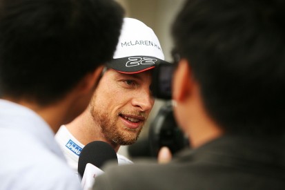 Jenson Button troubled by 'dangerous' pit incident in qualifying