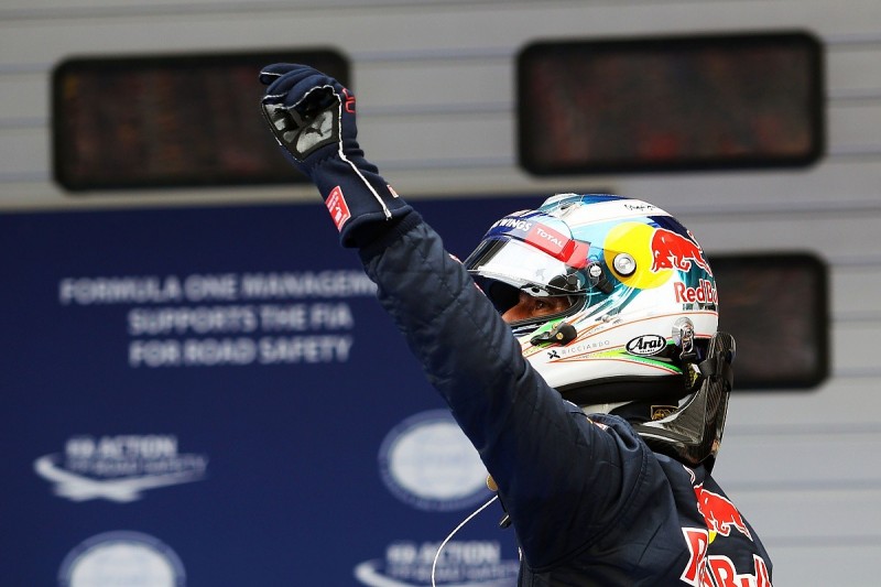 Red Bull’s Ricciardo thinks he can resist Ferrari in Chinese GP