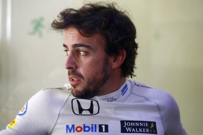 McLaren's Alonso to manage rib pain during Chinese Grand Prix