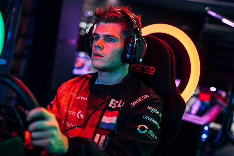 McLaren signs winner of World's Fastest Gamer as F1 sim driver