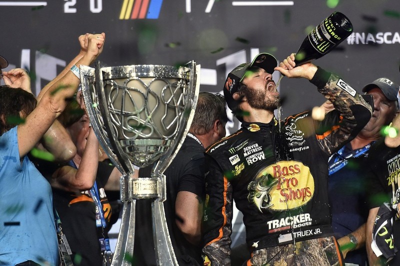 NASCAR Homestead: Truex seals 2017 Cup title with Homestead win