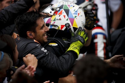 Silverstone F2: Aitken makes stunning late pass to win sprint race
