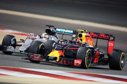 Red Bull F1 car 'as quick as Mercedes' in corners reckons Sainz