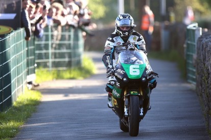 Dunlop "back on my feet" after Superbike Southern 100 smash