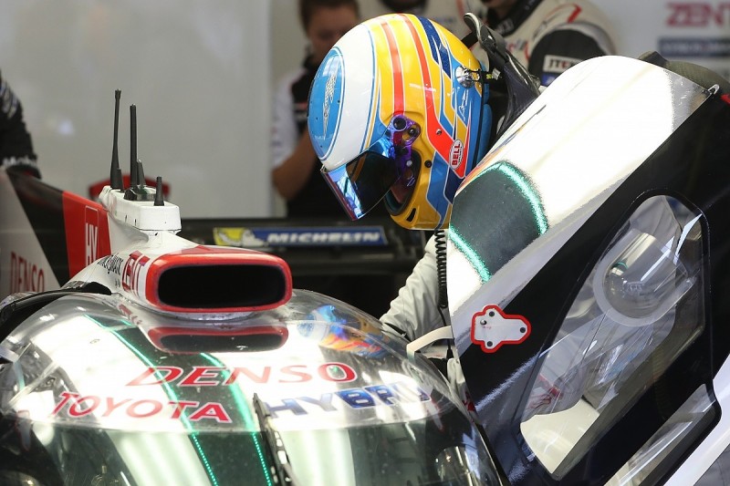 Alonso completes over 100 laps in first Toyota LMP1 test session