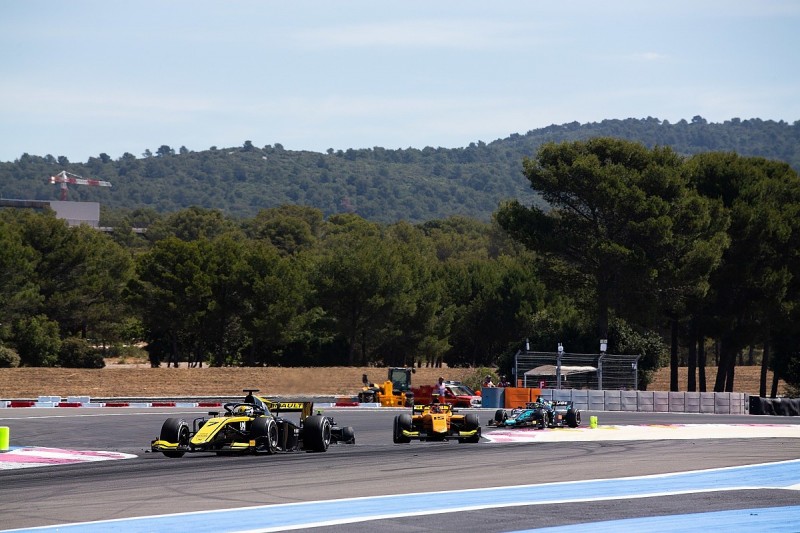 Renault's Zhou targets F2 wins, "not interested" in 'rookie title'