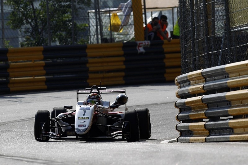 Macau Grand Prix: Ilott overcomes Eriksson for qualifying race win