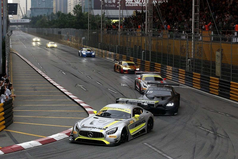 Mortara wins restarted Macau GT qualifying race after pile-up