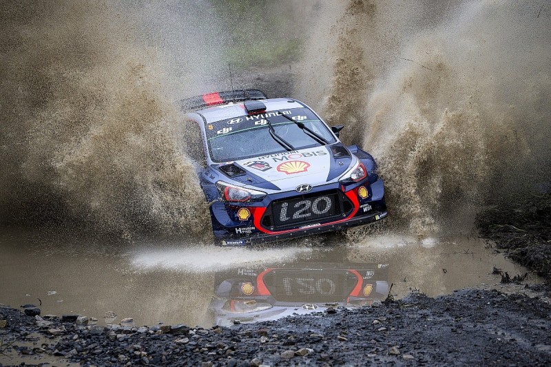 WRC Rally Australia: Neuville dominates as rivals falter