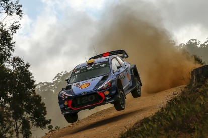 WRC Rally Australia: Mikkelsen pulls clear after Meeke error