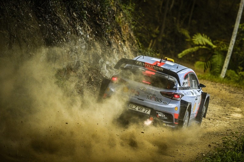 WRC Rally Australia: Andreas Mikkelsen continues to pull away