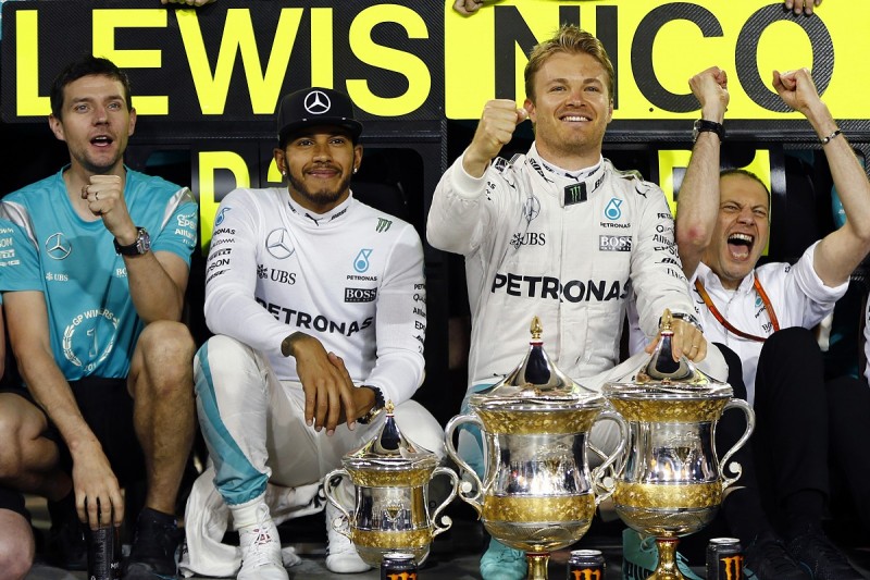 Hamilton dismisses Mercedes team-mate Rosberg's F1 winning streak